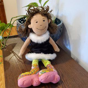 2000 Groovy Girls Brown Hair Plush Doll Manhattan Toy Black Dress Paisley Boots